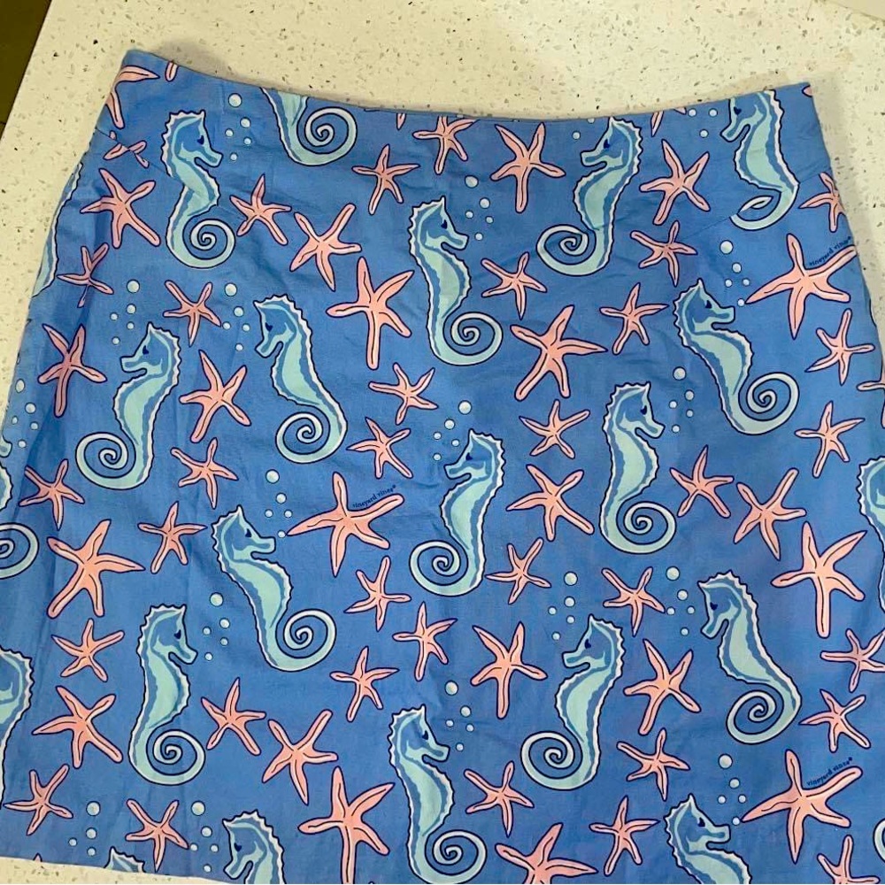 Vineyard Vines skirt. Size 6